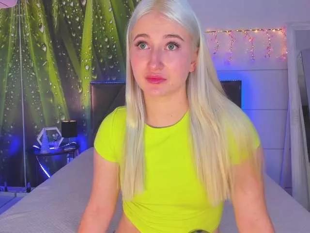 Discover 20 years old HollyTaillor from BongaCams HollyTaillor from BongaCams