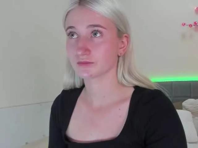 Offline HollyTaillor on BongaCams