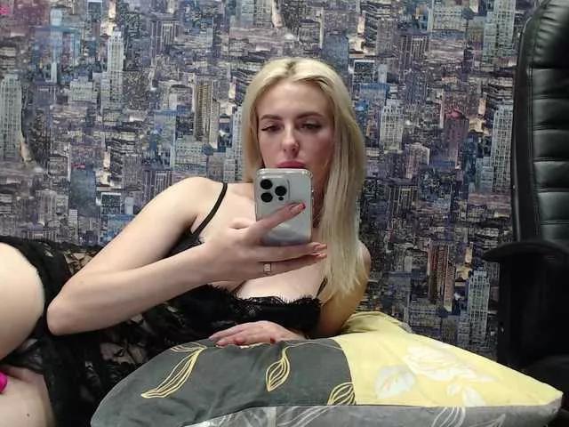 Offline hotgirl777 on BongaCams