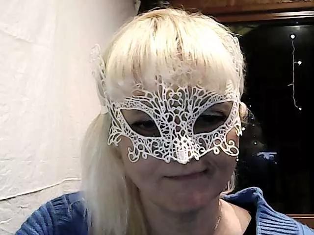 Admire BongaCams's Iinna Iinna from BongaCams