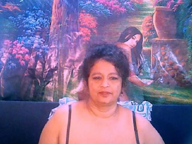 Freechat indianstar75 on BongaCams