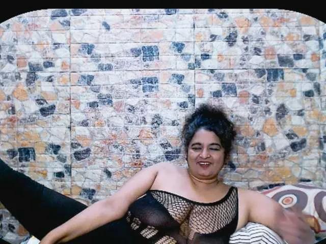 Freechat indianstar75 on BongaCams