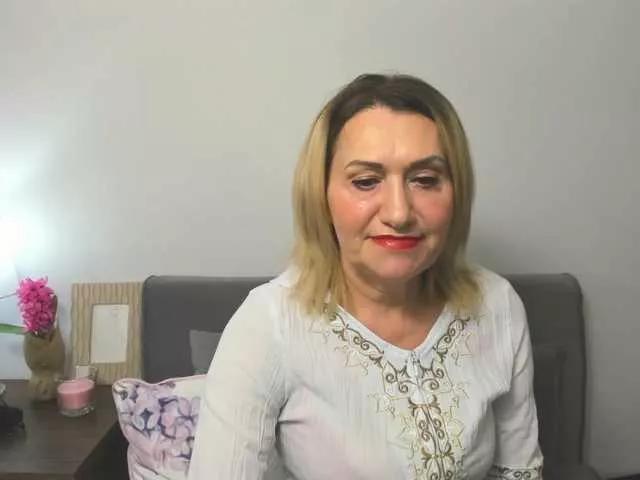 IsabellaExperienced on BongaCams 
