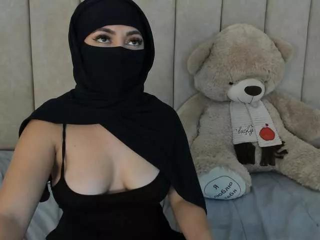 Offline izadii on BongaCams