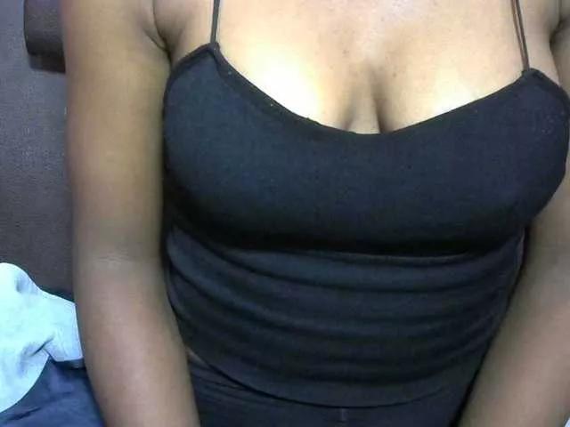 jenniella on BongaCams 