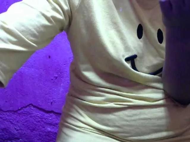 jenniella on BongaCams 