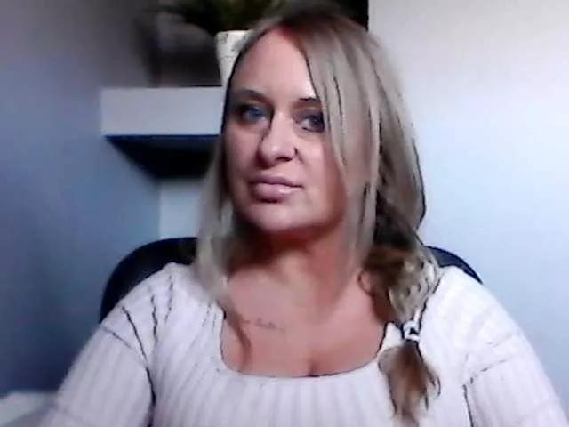 JennyTEASE on BongaCams 