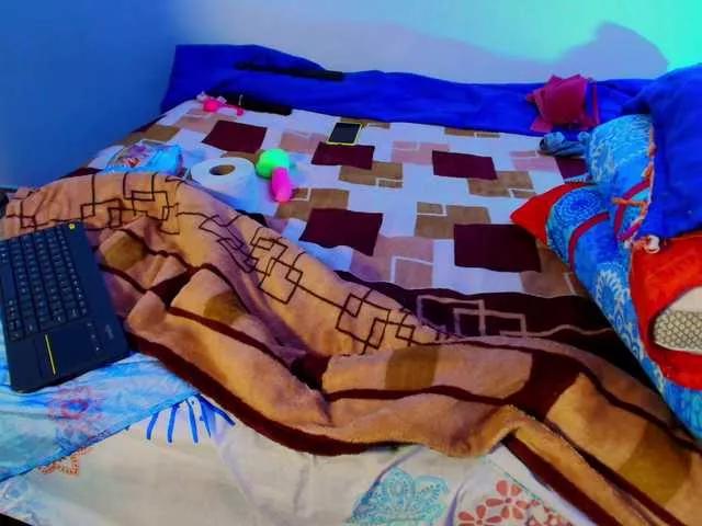 Masturbate to hot camwhore JeremmyAndStacyy JeremmyAndStacyy from BongaCams