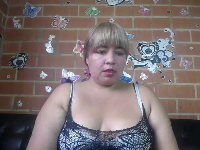 jones-scarlet on BongaCams