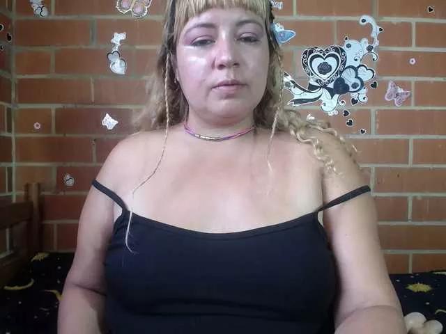 jones-scarlet on BongaCams