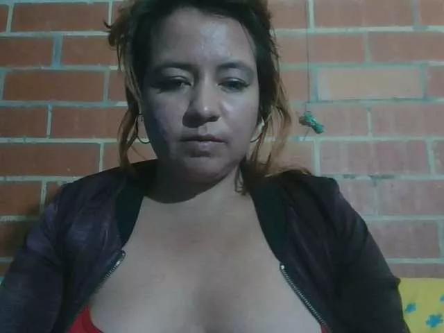 jones-scarlet on BongaCams