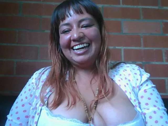 jones-scarlet on BongaCams