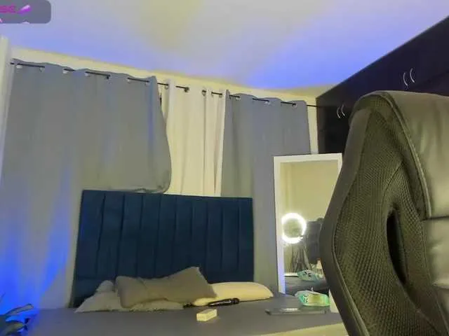 Offline JuliannaJhonss on BongaCams