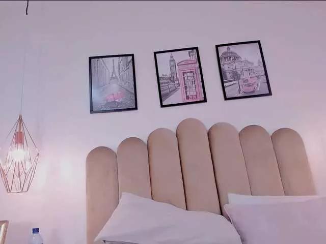 Julie-Star on BongaCams