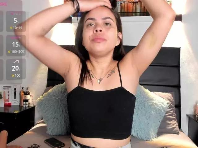 Julieta-Coopeer on BongaCams 