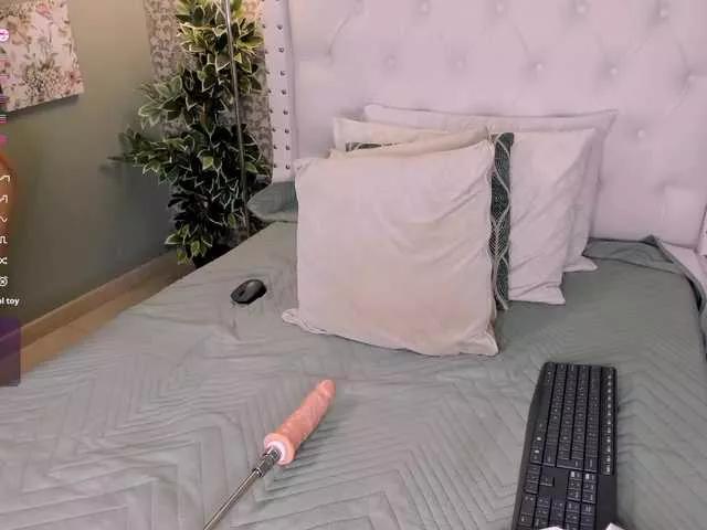julietaevanns on BongaCams