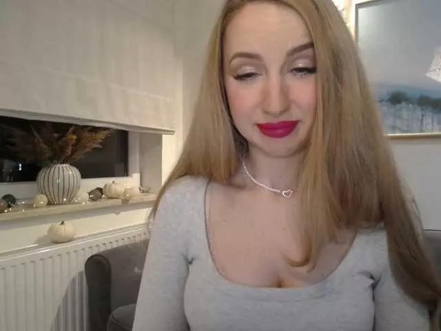 JulietteGlow from BongaCams