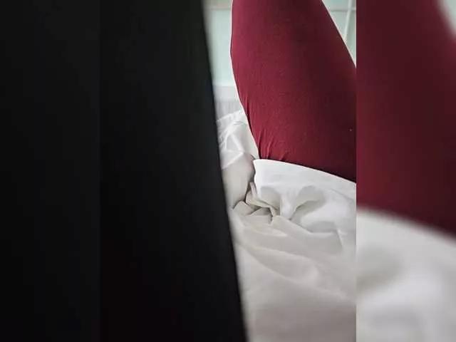 julya-hot on BongaCams 