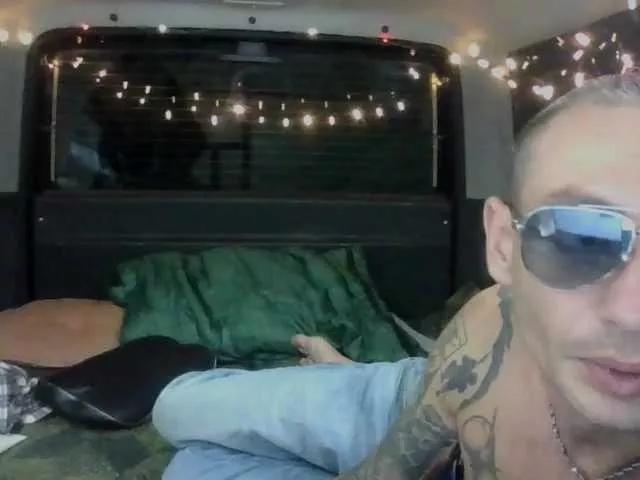 Karadi4 on BongaCams 