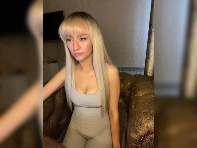 Offline KateFoxxx028 on BongaCams