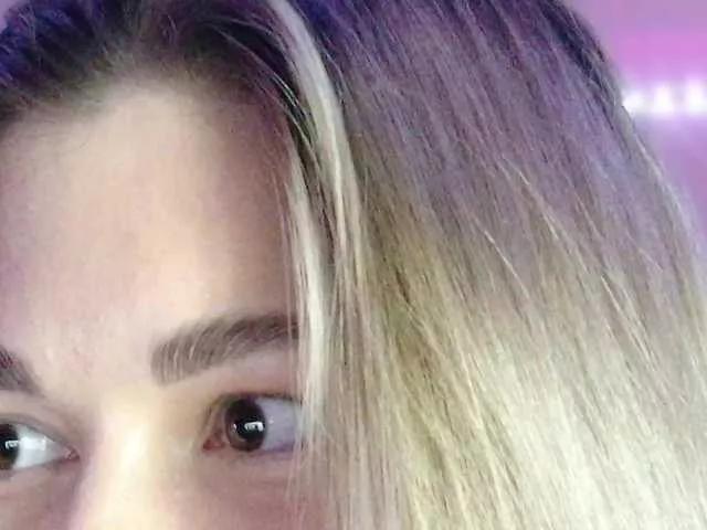 KateMid on BongaCams