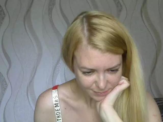 Offline Kitty-Love27 on BongaCams