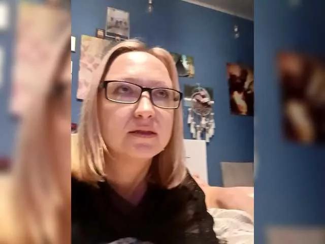 Masturbate to Krasotkaa, they want to masturbate for you Krasotkaa from BongaCams