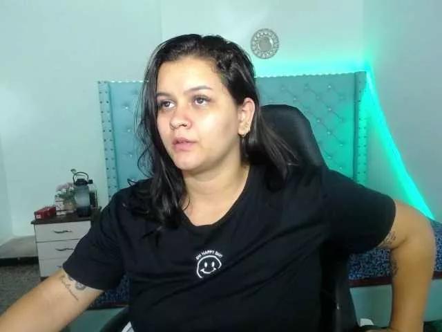 KrissSweetBoobs on BongaCams 