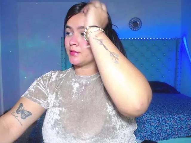 KrissSweetBoobs on BongaCams 