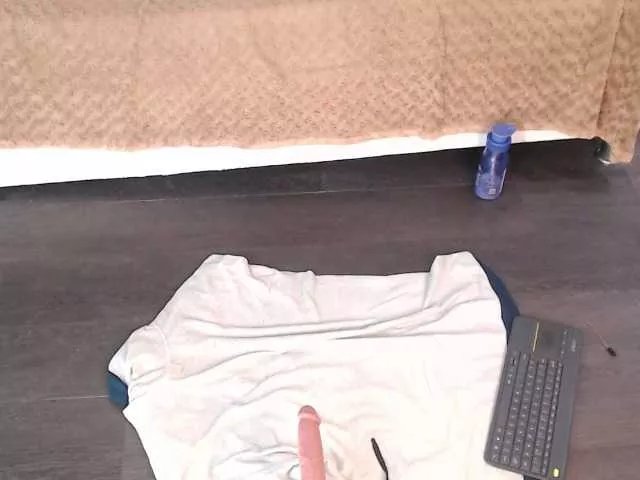 Offline kristal-20 on BongaCams