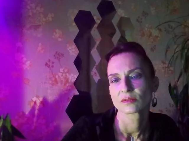 KristinGlow on BongaCams 