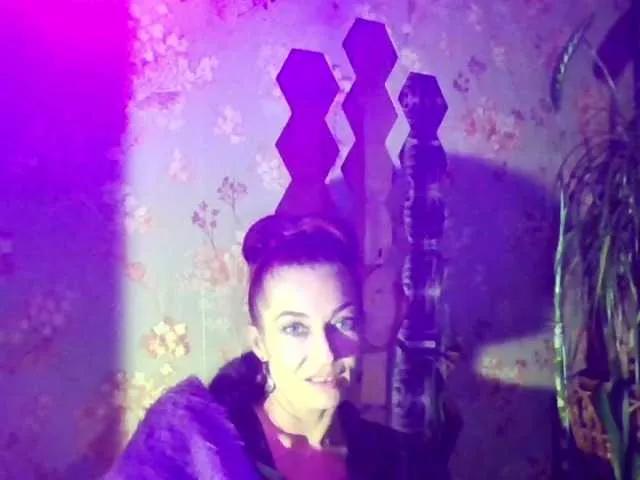 KristinGlow on BongaCams 