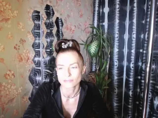 KristinGlow on BongaCams 