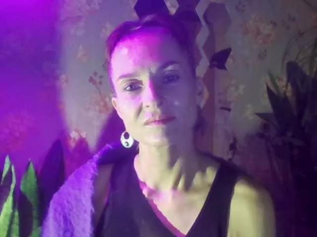 KristinGlow on BongaCams 
