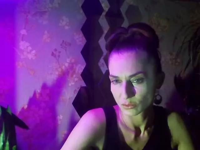 KristinGlow on BongaCams 