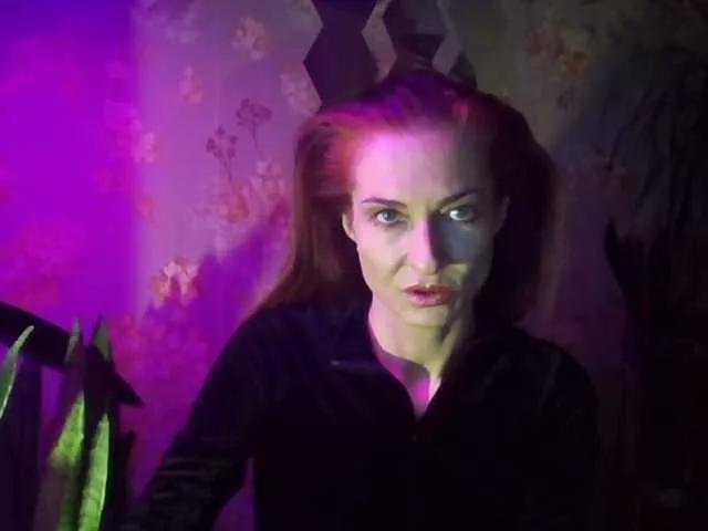 KristinGlow on BongaCams 