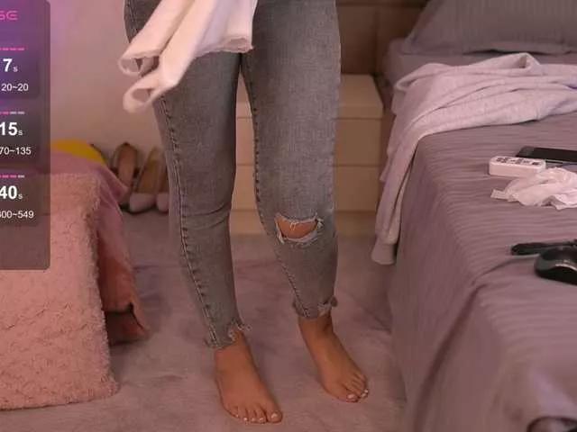 Check out 35 years old KyraCase from BongaCams KyraCase from BongaCams