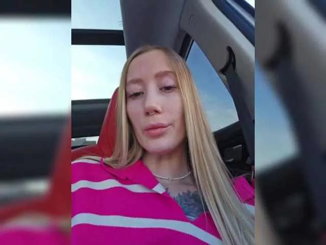 lana-lana03 on BongaCams