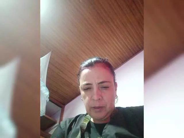 Offline latinaamorosa on BongaCams