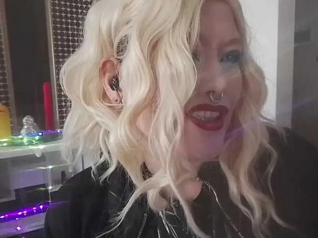 Offline Laura-Wicked on BongaCams