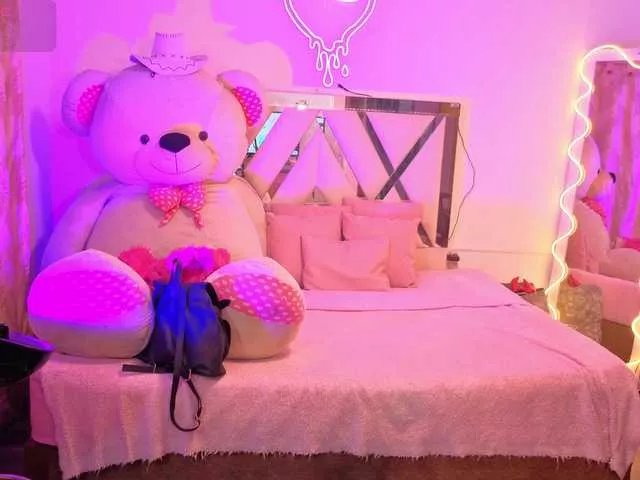 Offline Laylafoxy-tay on BongaCams