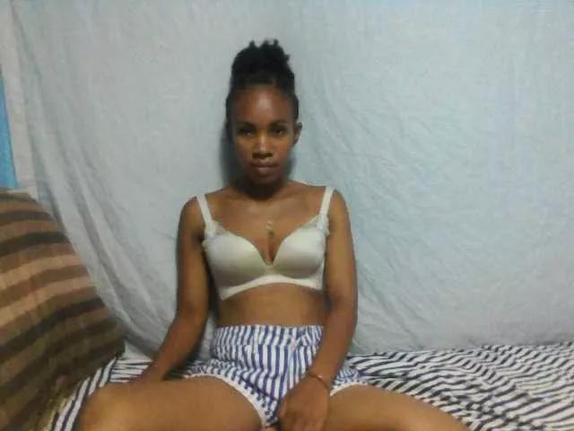 Laynna on BongaCams 