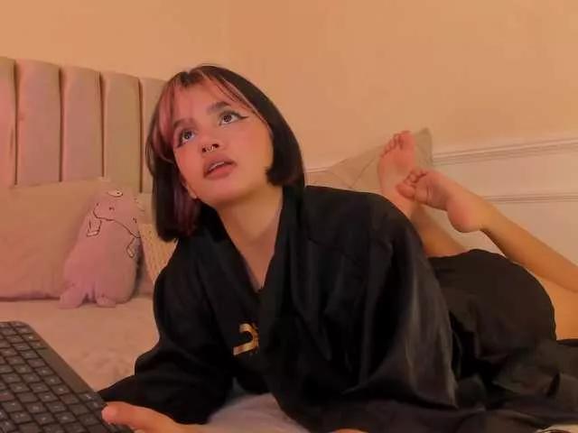 Offline lena-fox on BongaCams