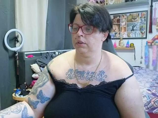 Freechat Lexi35 on BongaCams