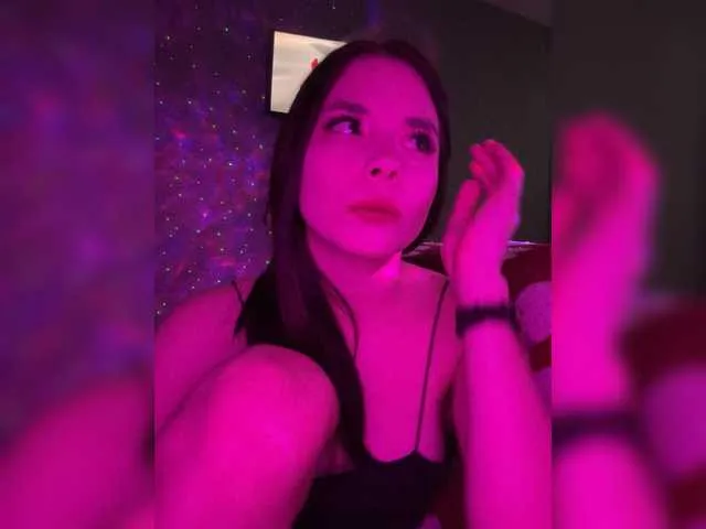 liawyx — Hi, I'm 20 years old, brunette, skinny, brown eyes, short height