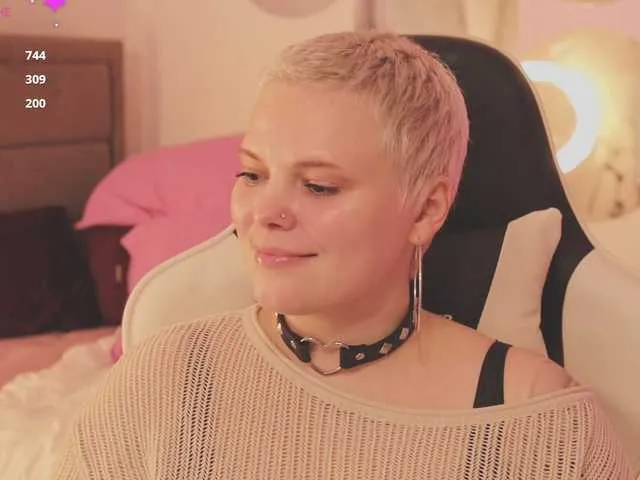 LikaBerry — show pussy 