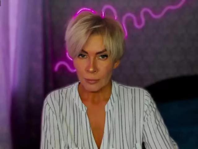 LinaWinter on BongaCams
