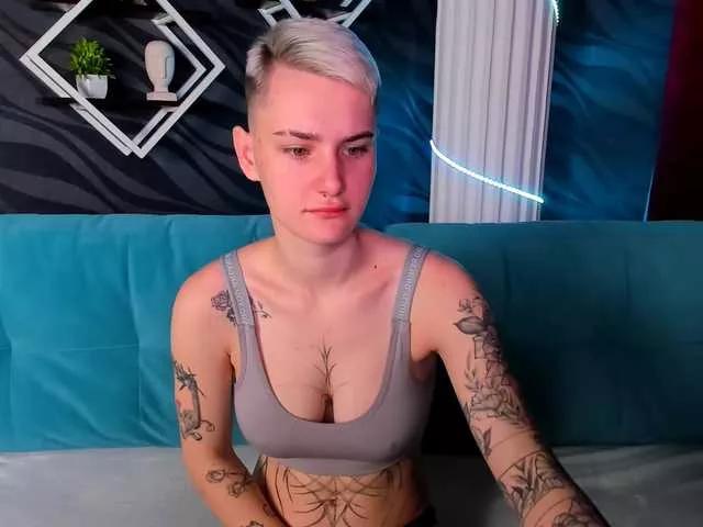 LindaBryantt on BongaCams 