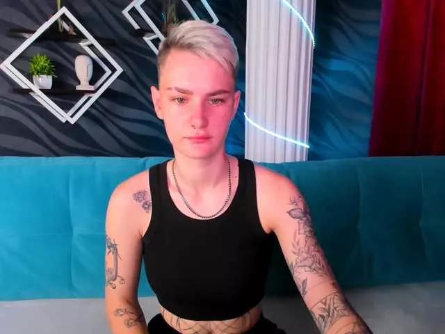 LindaBryantt on BongaCams 