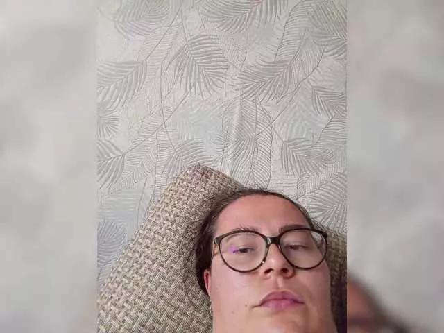 Liz-Tess on BongaCams